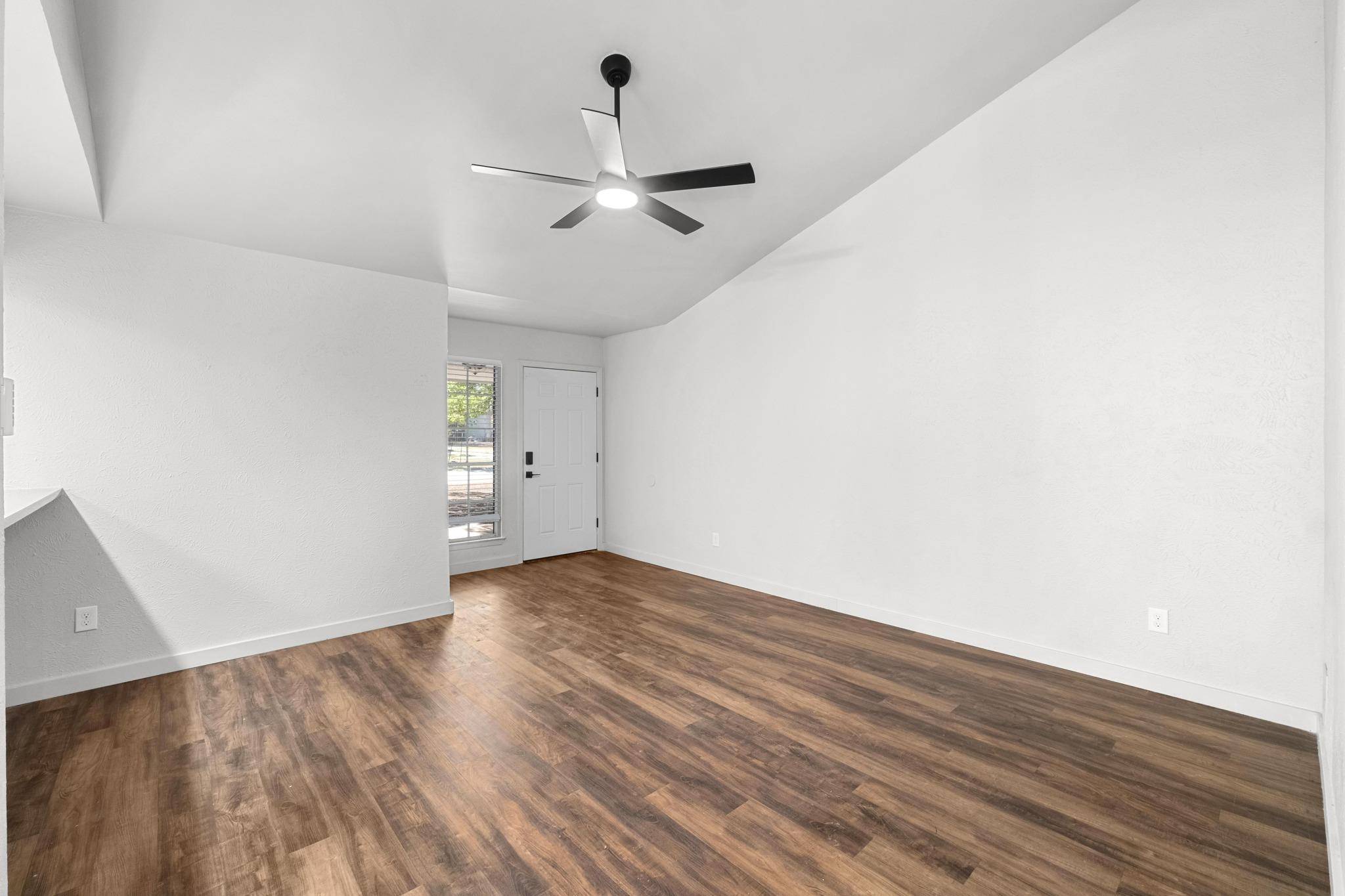 7600 Woodstone CV #B, Austin, TX 78749