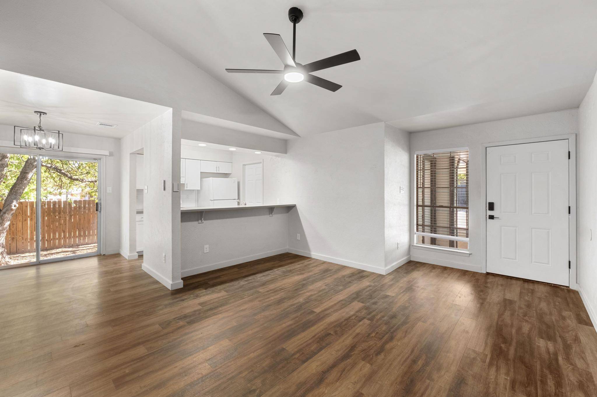 7600 Woodstone CV #B, Austin, TX 78749