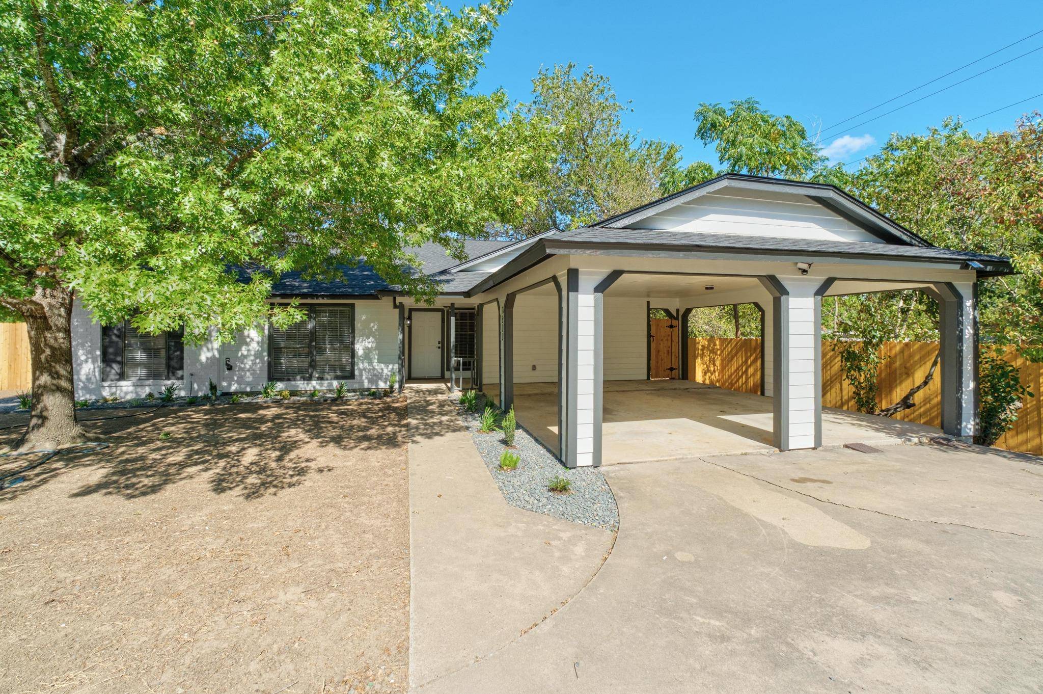 7600 Woodstone CV #B, Austin, TX 78749