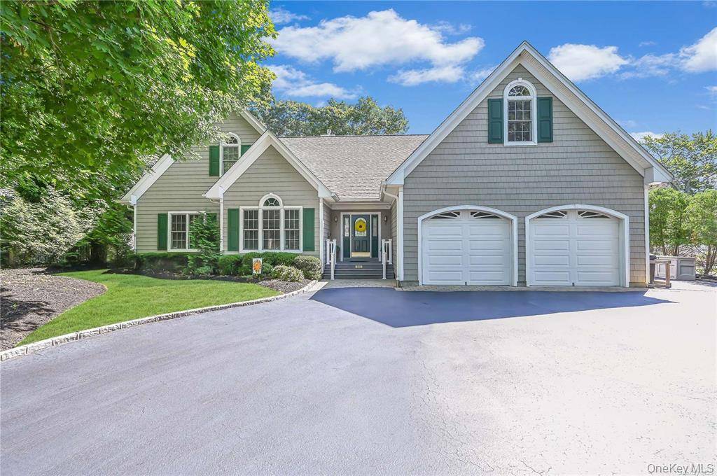 828 Pondview RD, Riverhead, NY 11901