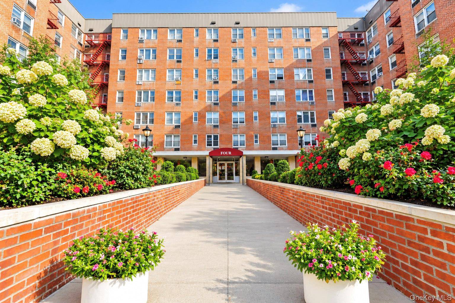 4 Sadore LN #2W, Yonkers, NY 10710