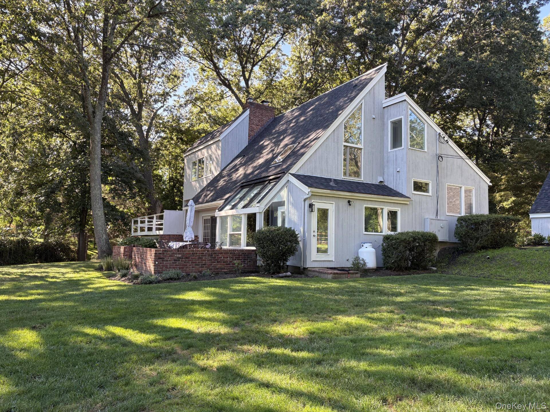 1 Pine PT, Lloyd Harbor, NY 11743