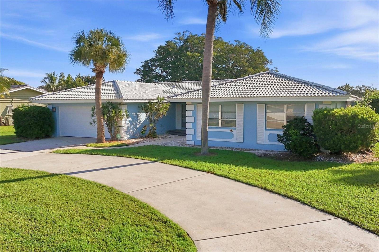 2243 BROOKHAVEN DR, Sarasota, FL 34239