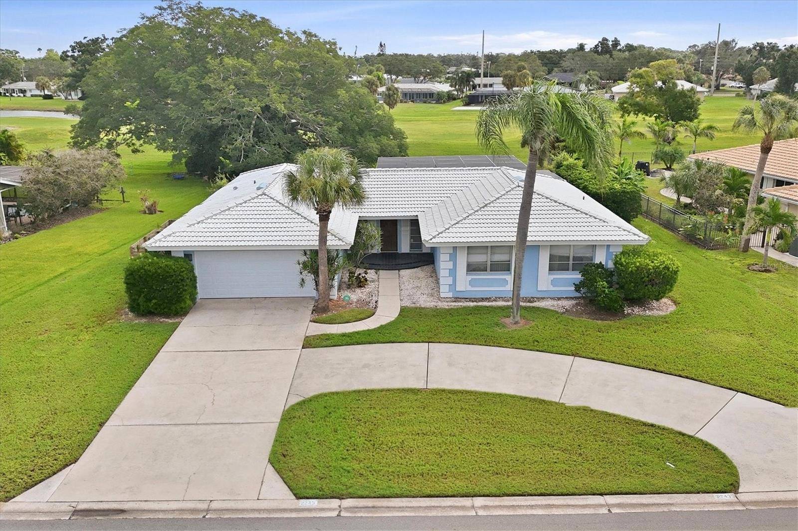 2243 BROOKHAVEN DR, Sarasota, FL 34239