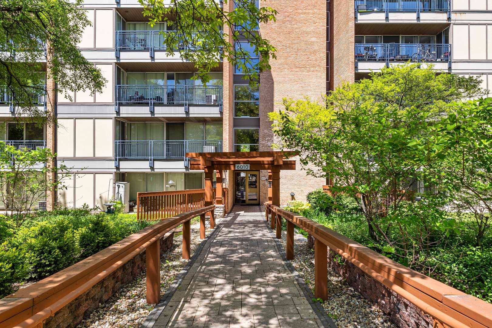 6010 Oakwood DR #3H, Lisle, IL 60532