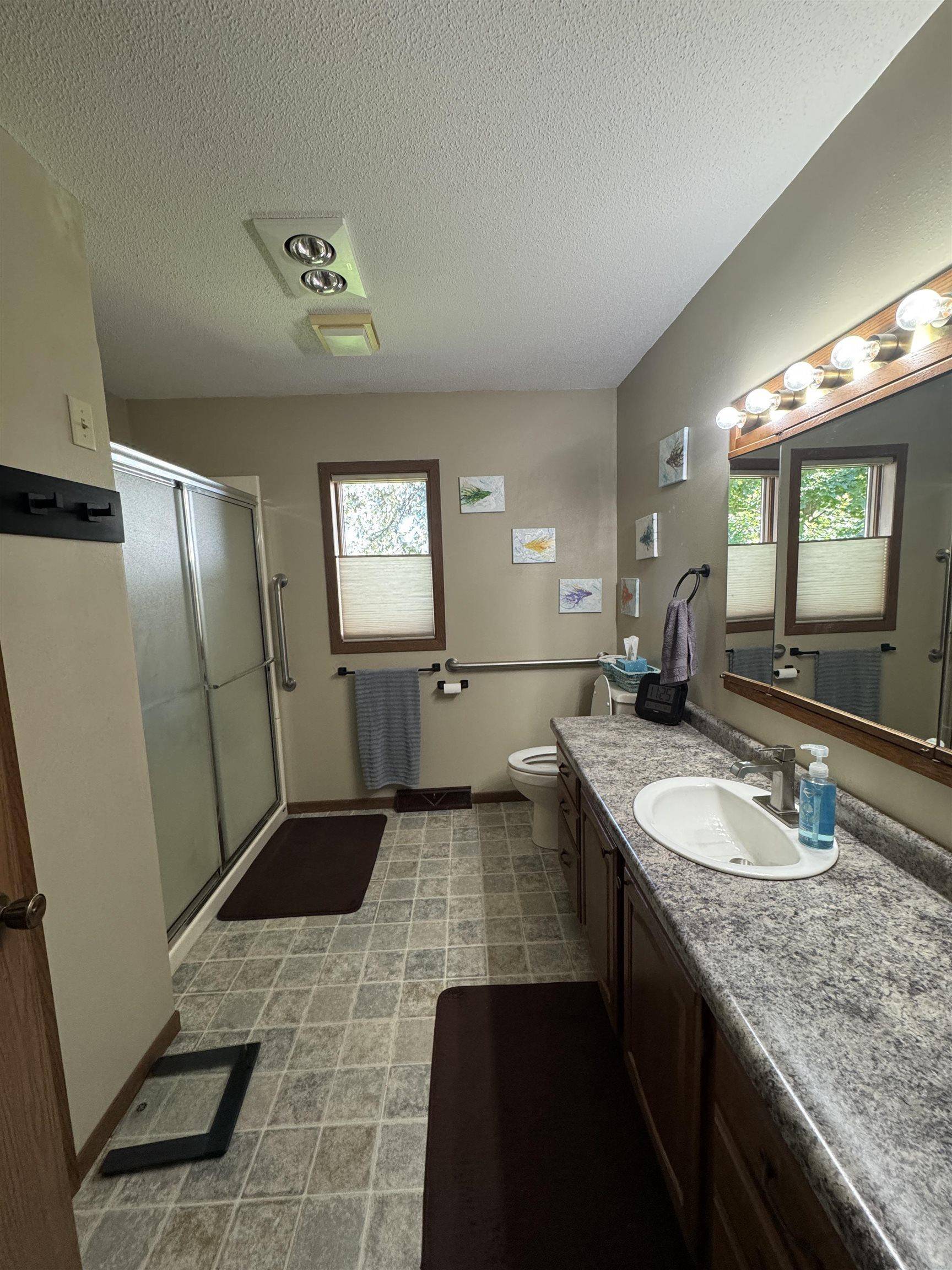 911 Clinton, Charles City, IA 50616