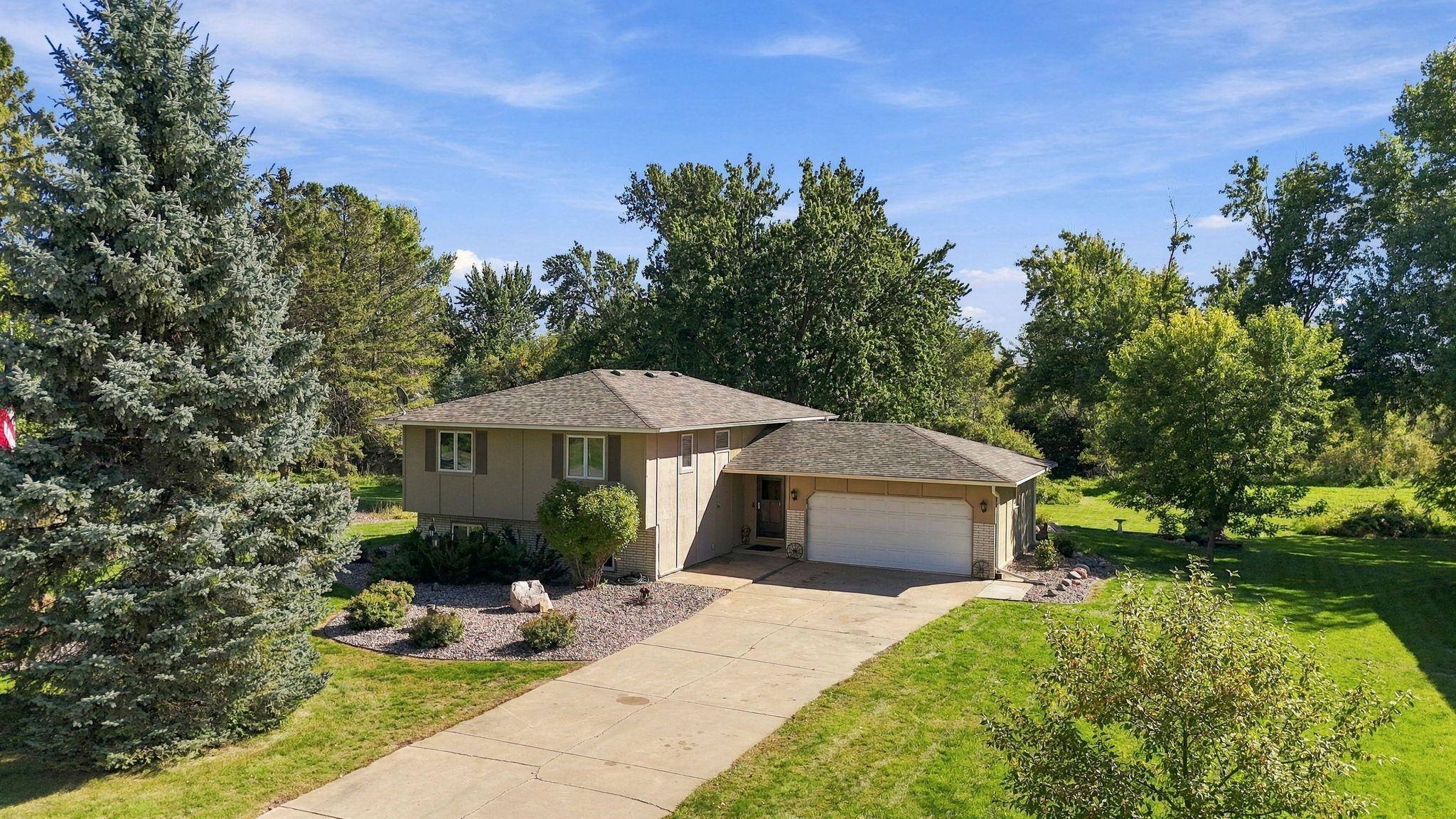 20290 Enfield CT N, Forest Lake, MN 55025