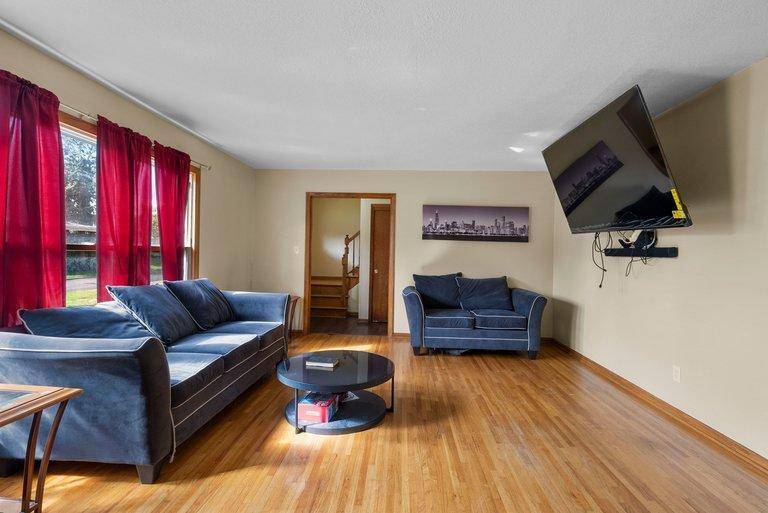 395 Kingston AVE, Maplewood, MN 55117