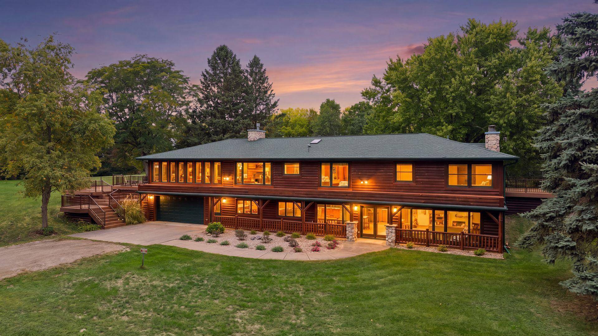 713 Terrier LN #A, Somerset, WI 54025