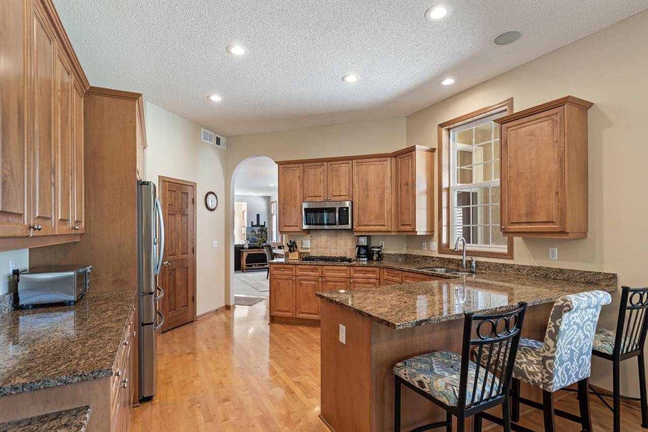 18711 Farmstead CIR, Eden Prairie, MN 55347