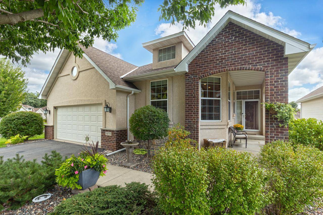 18711 Farmstead CIR, Eden Prairie, MN 55347