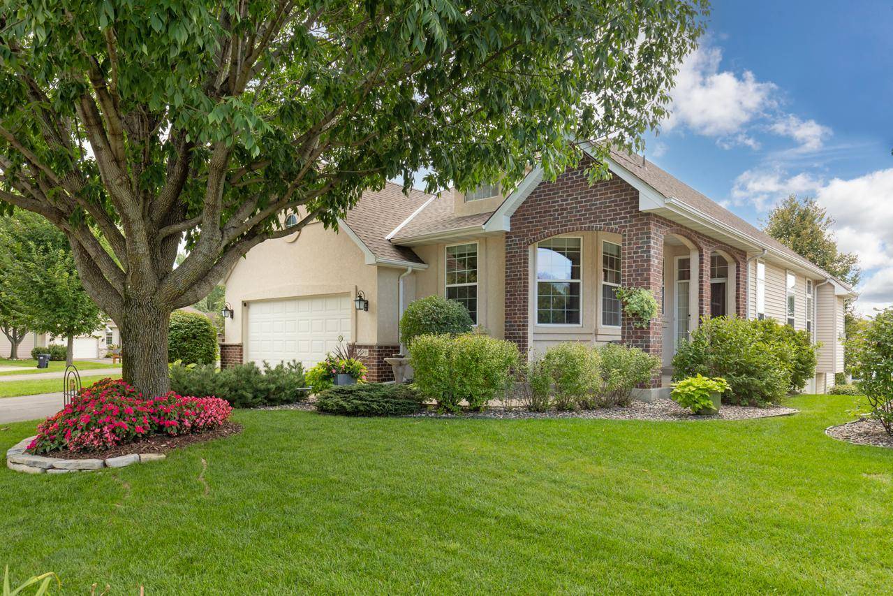 18711 Farmstead CIR, Eden Prairie, MN 55347
