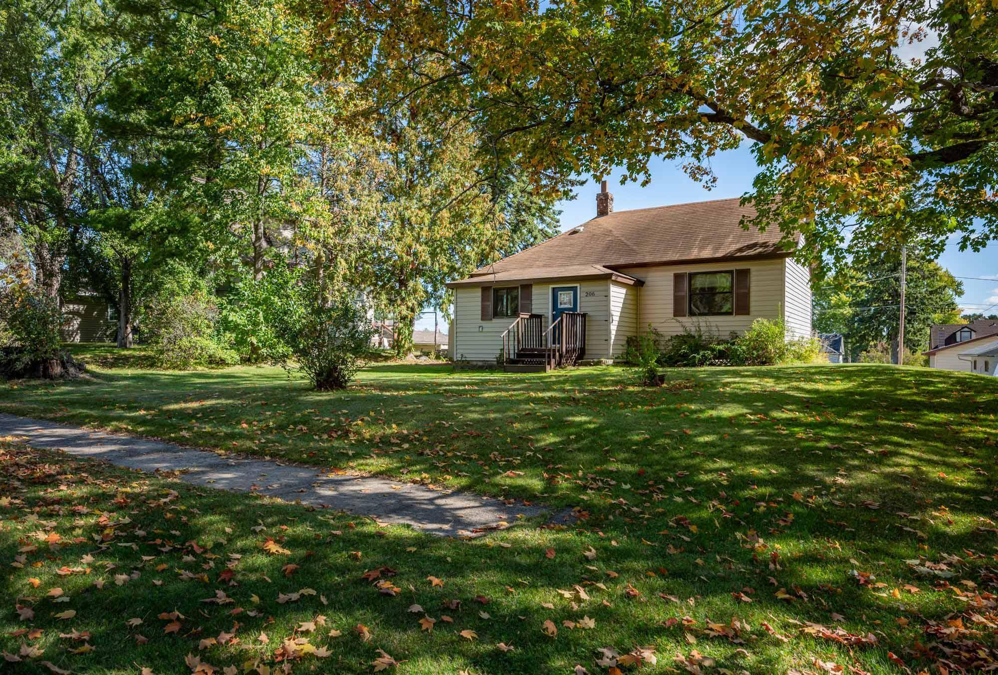 206 Dudley AVE, Coleraine, MN 55722