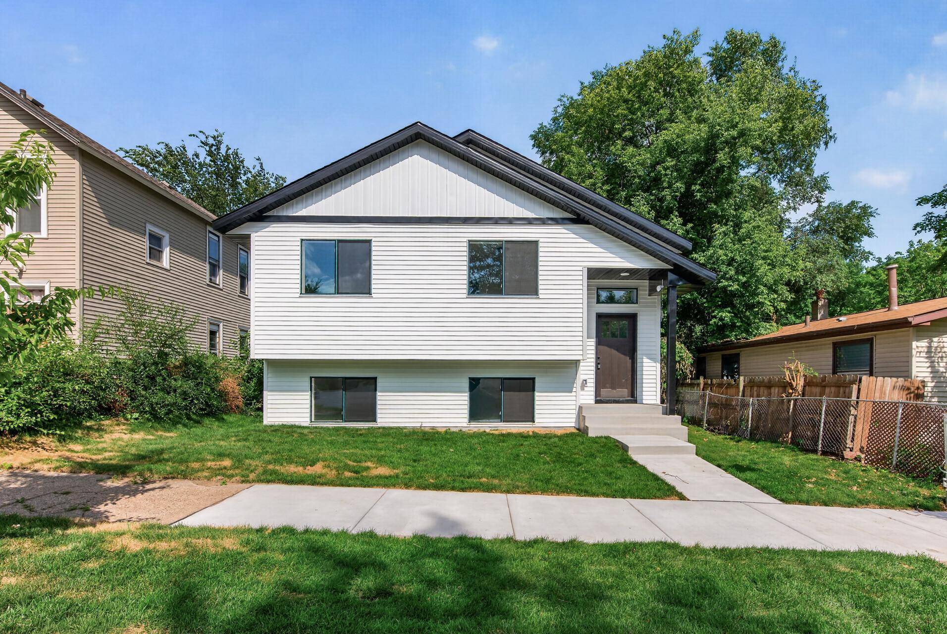 926 Galtier ST, Saint Paul, MN 55117