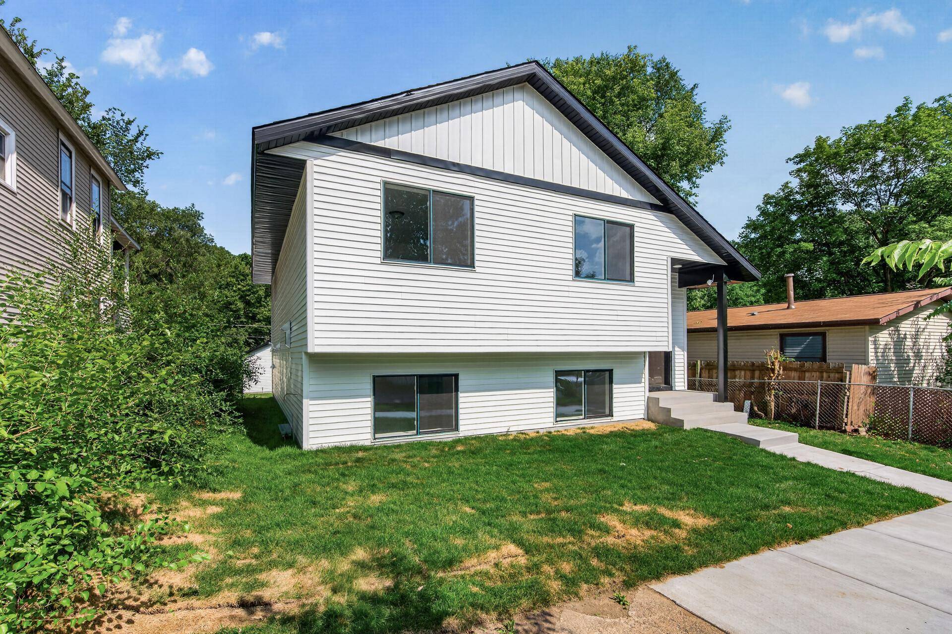 926 Galtier ST, Saint Paul, MN 55117