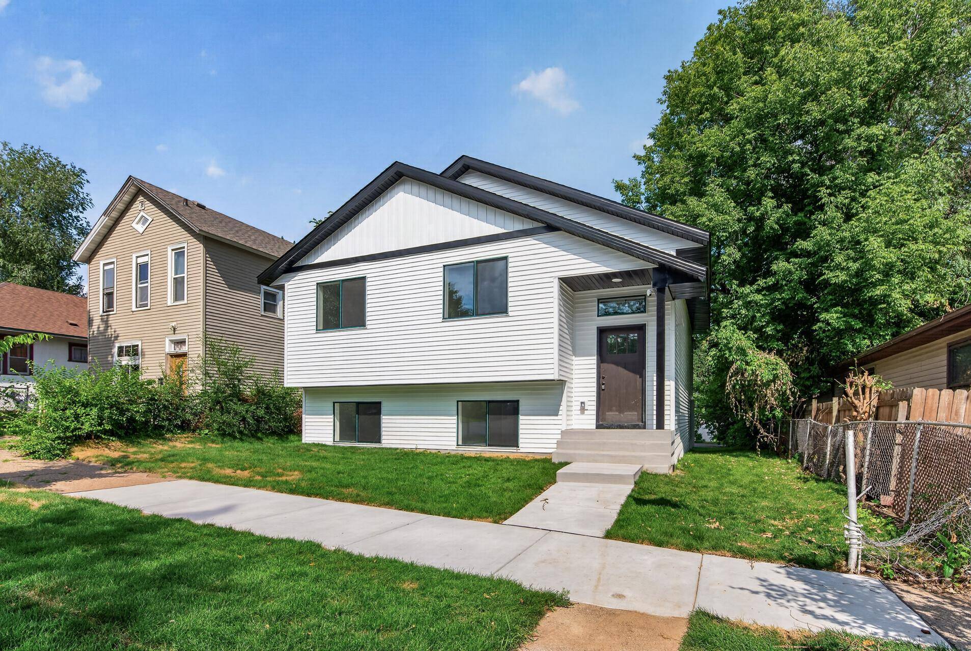 926 Galtier ST, Saint Paul, MN 55117
