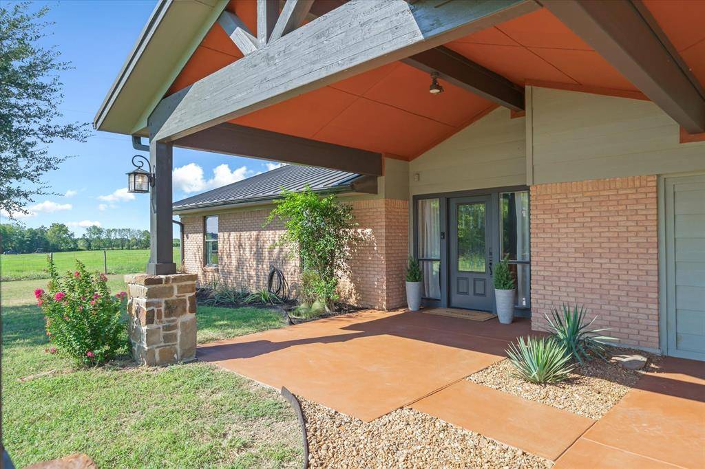301 Vz County Road 3412, Wills Point, TX 75169