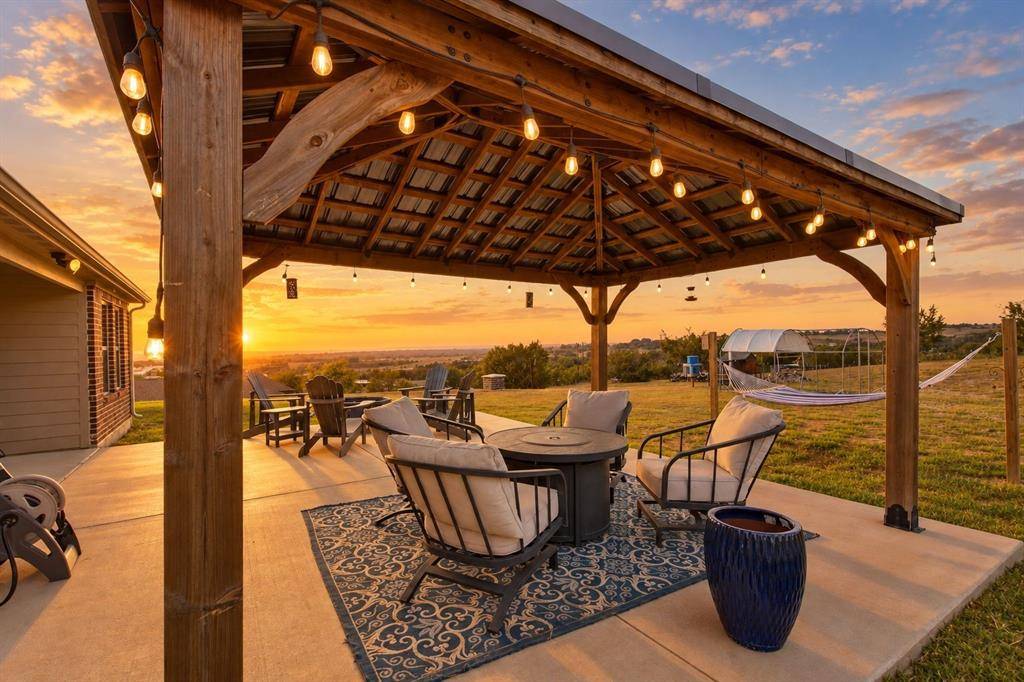 210 Timber Valley Court, Weatherford, TX 76085
