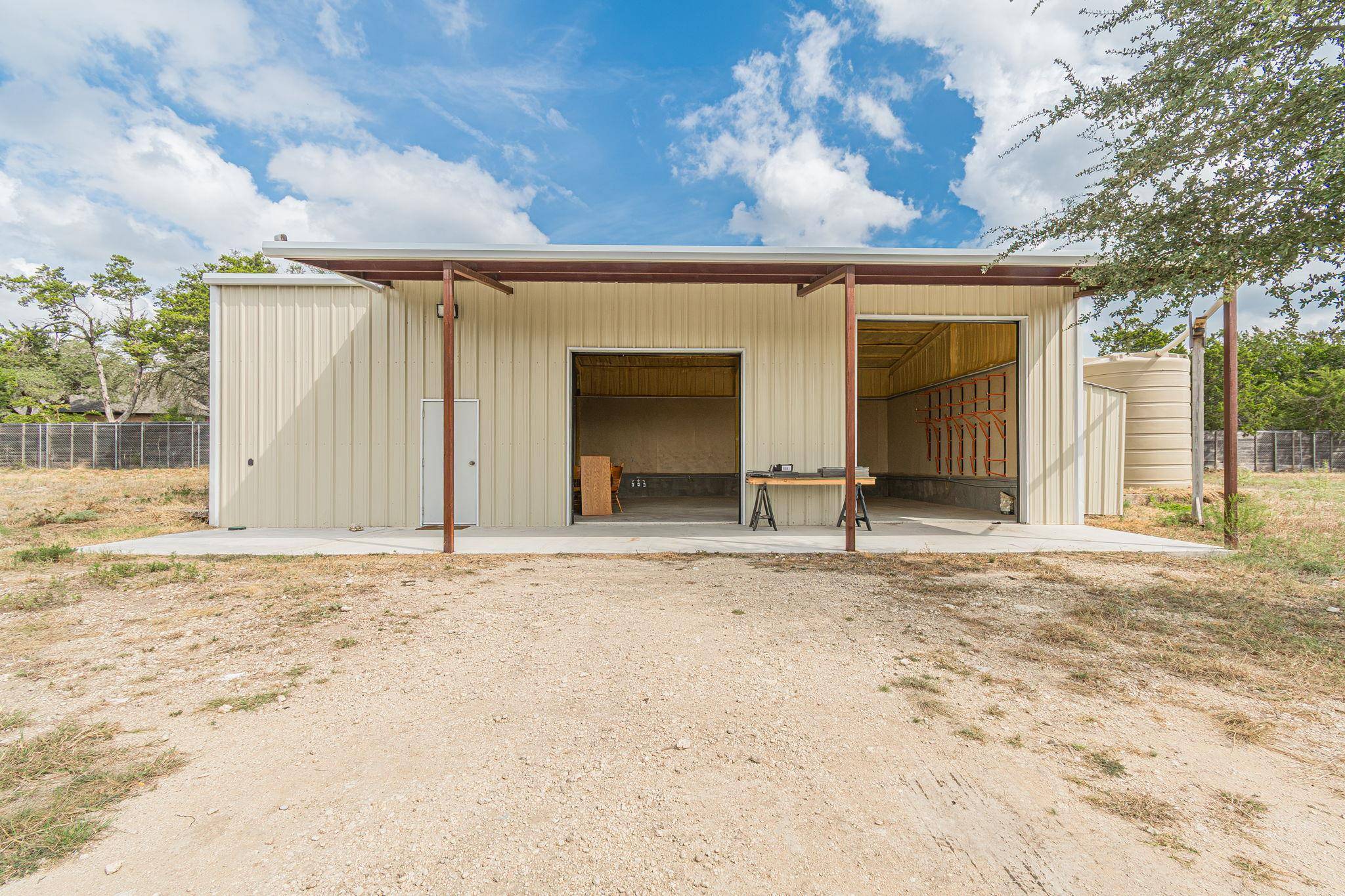 15 Tall Oaks TRL, Austin, TX 78737