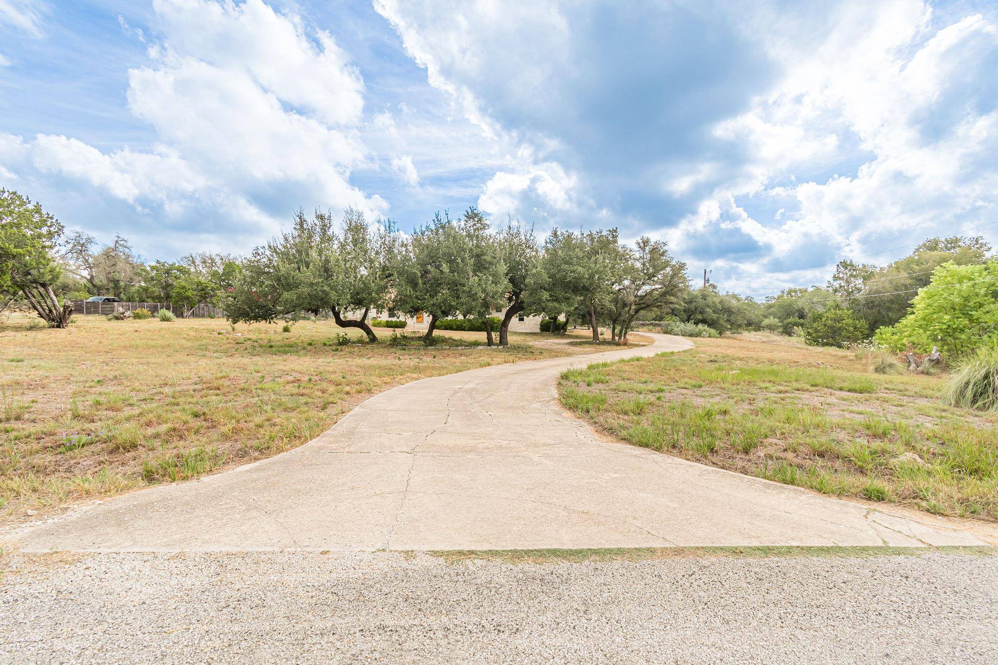 15 Tall Oaks TRL, Austin, TX 78737