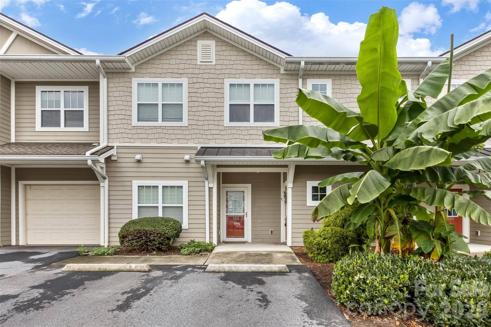 123 Foxden DR #102, Fletcher, NC 28732