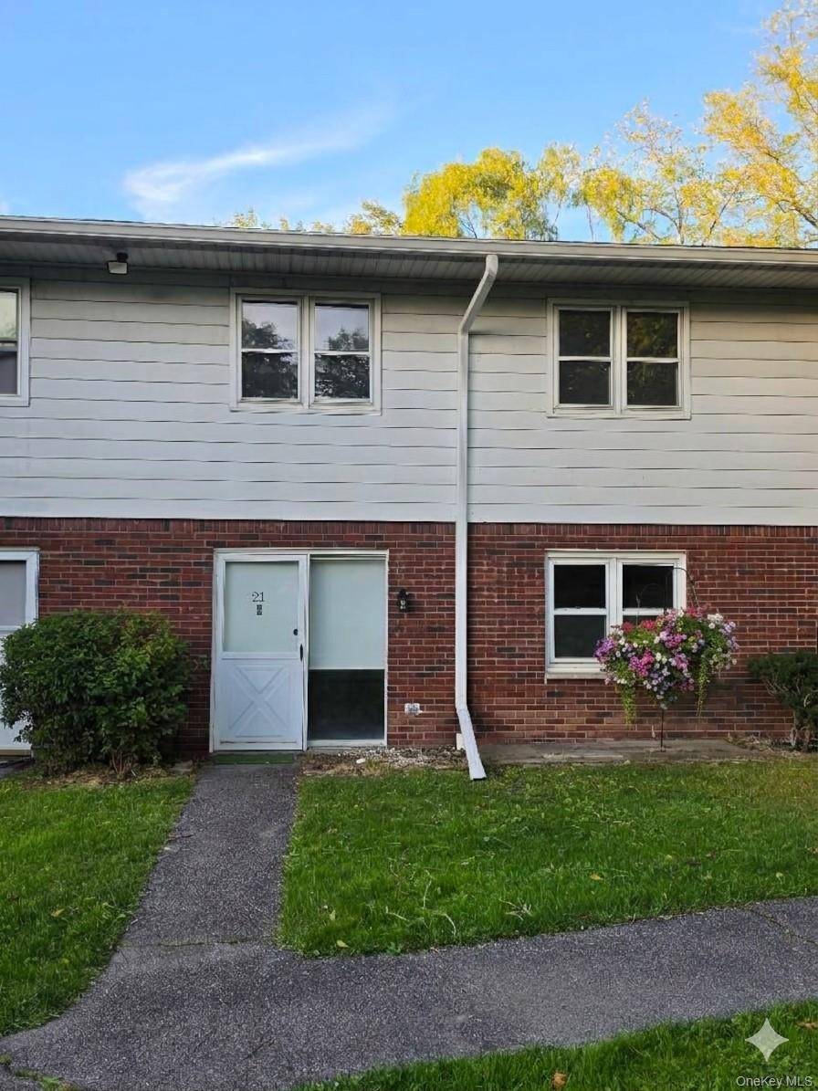21 Orchard HTS, New Paltz, NY 12561