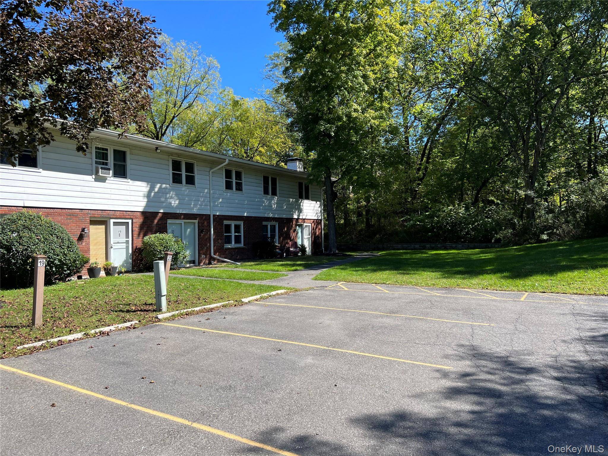 21 Orchard HTS, New Paltz, NY 12561