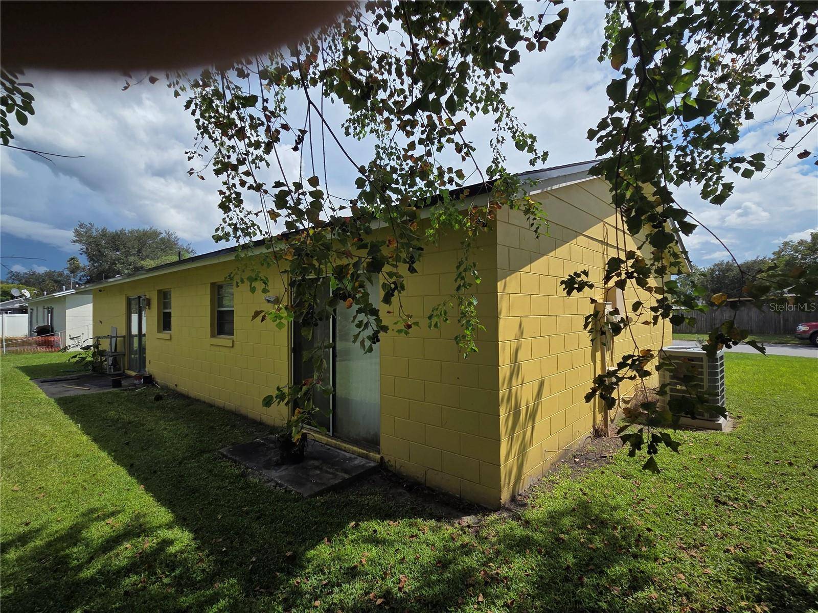221 CITRUS DR, Kissimmee, FL 34743