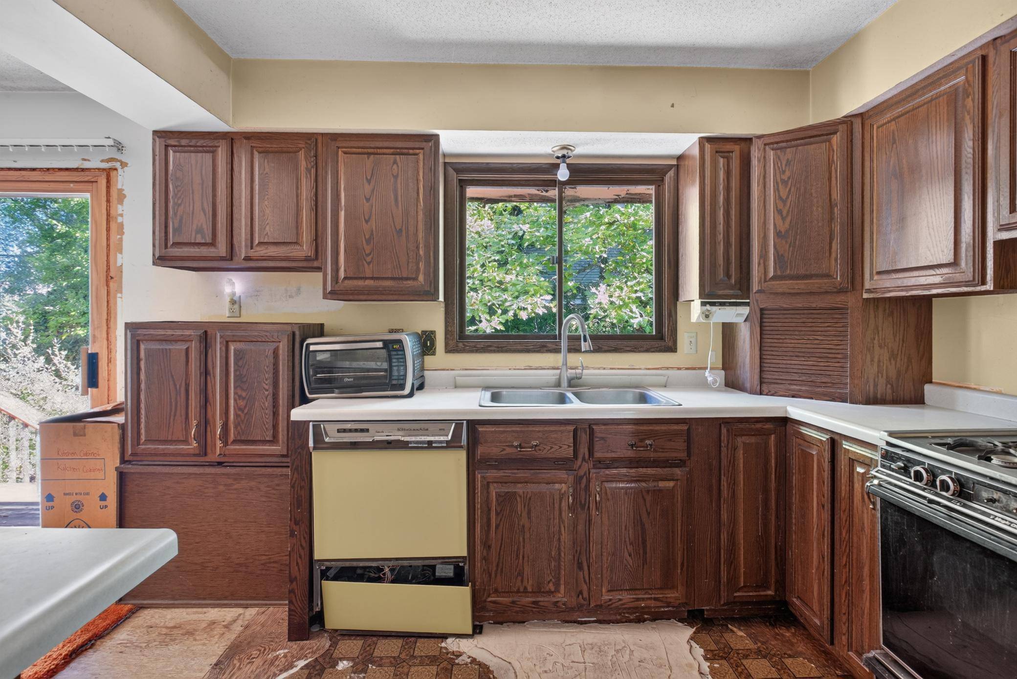 3280 Donald AVE, Eagan, MN 55121