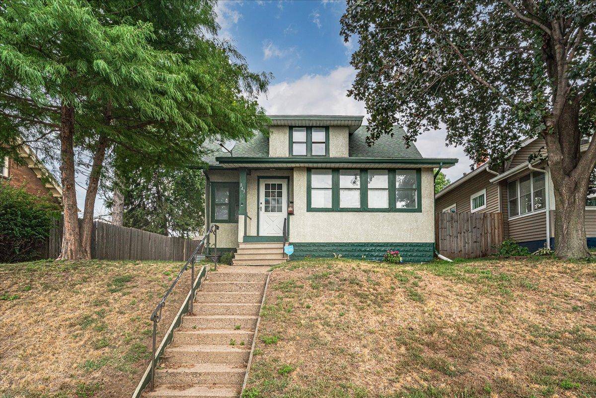843 E Ivy AVE E, Saint Paul, MN 55106