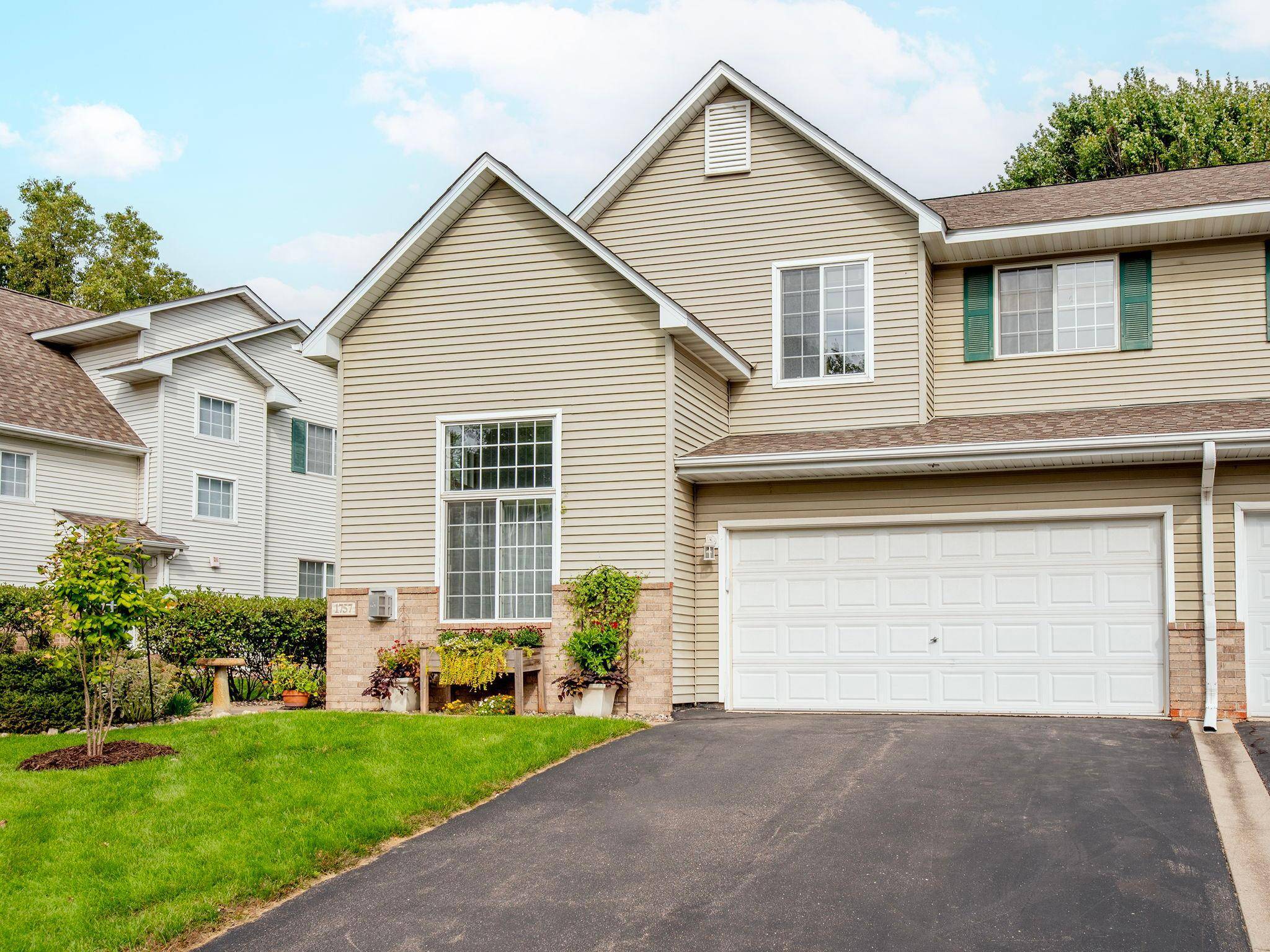1757 Elm ST, White Bear Lake, MN 55110
