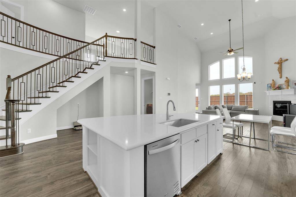804 Meadow Holly Drive, Wylie, TX 75098