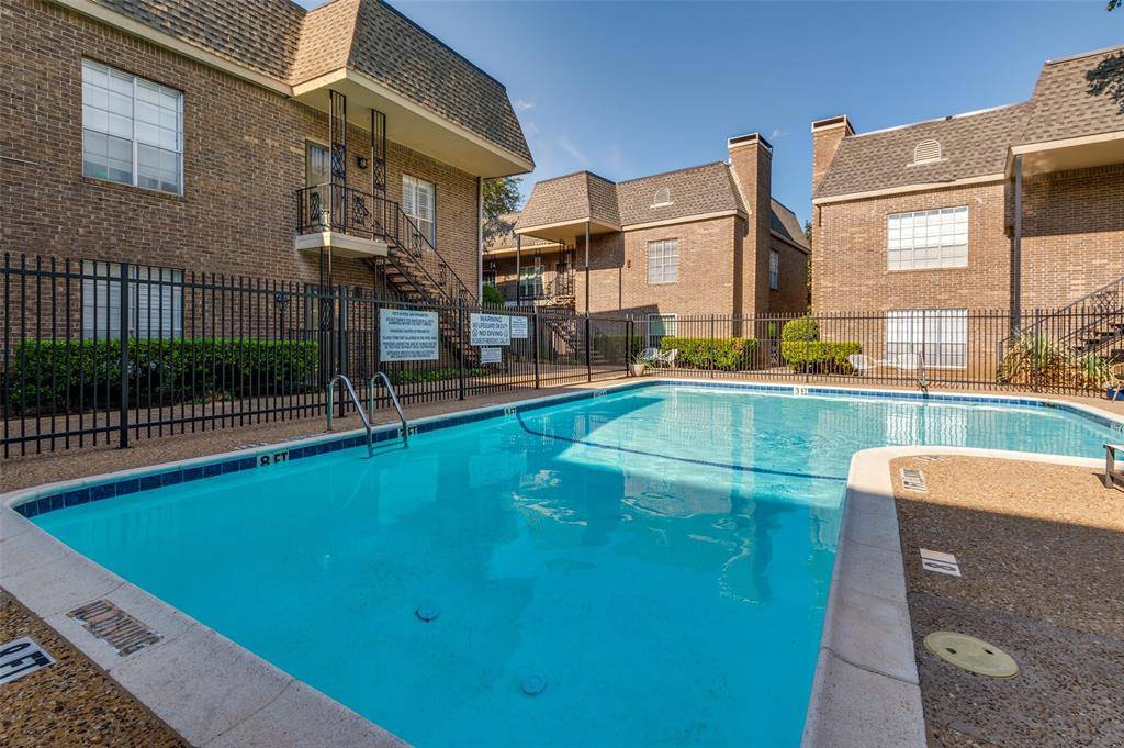 4430 Harlanwood Drive N #209, Fort Worth, TX 76109