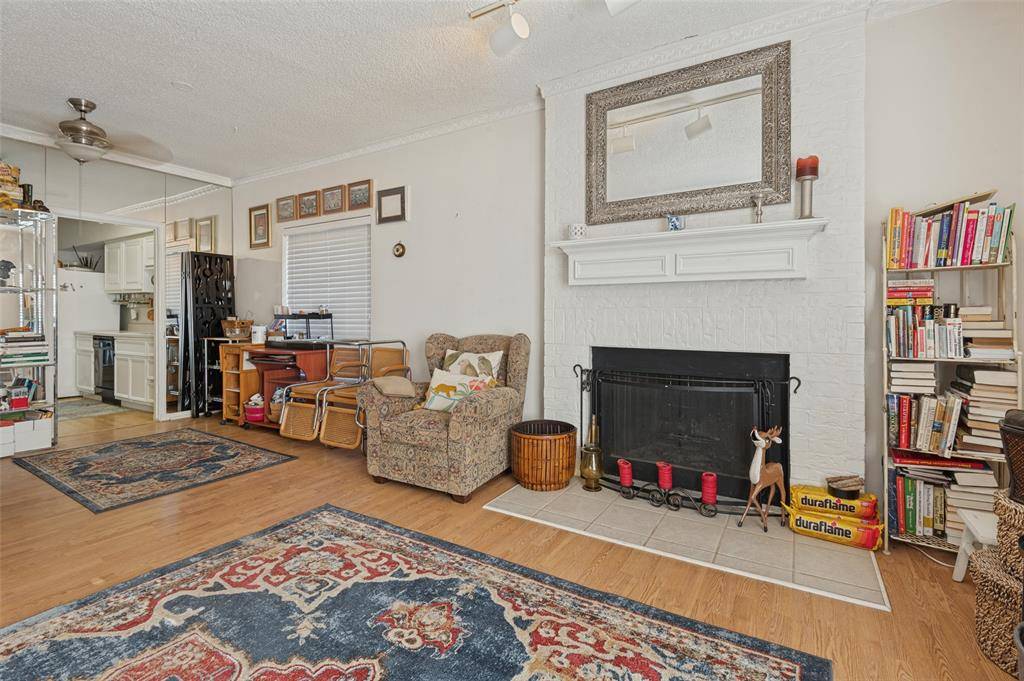 4430 Harlanwood Drive N #209, Fort Worth, TX 76109