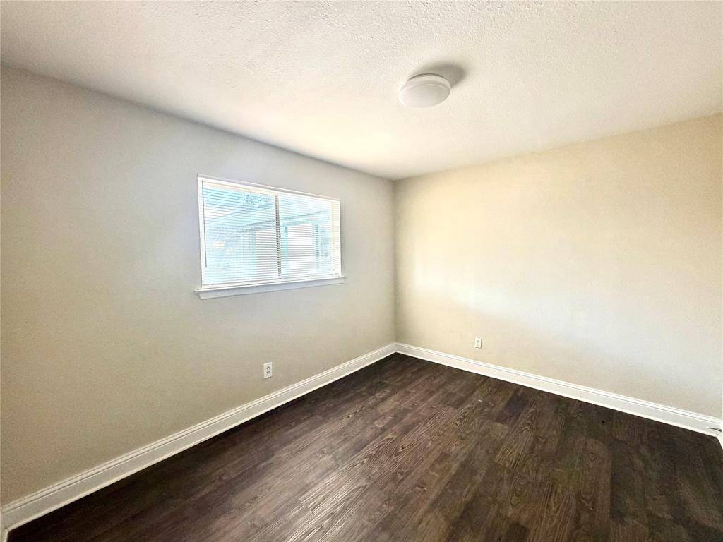 901 Redbird Drive, Irving, TX 75061