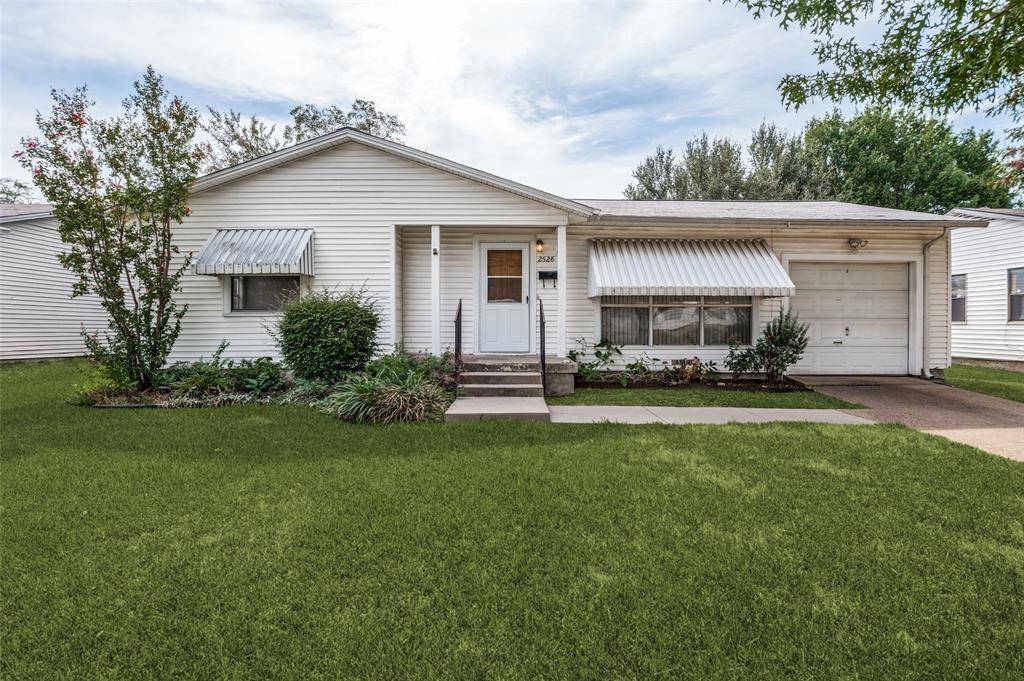 2528 Rugby Lane, Farmers Branch, TX 75234