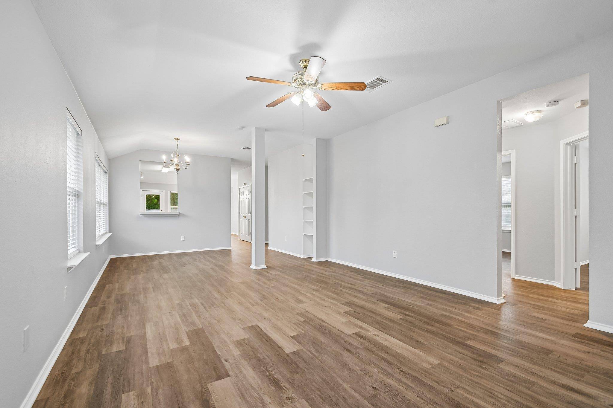 205 Cavalry TRL, Elgin, TX 78621
