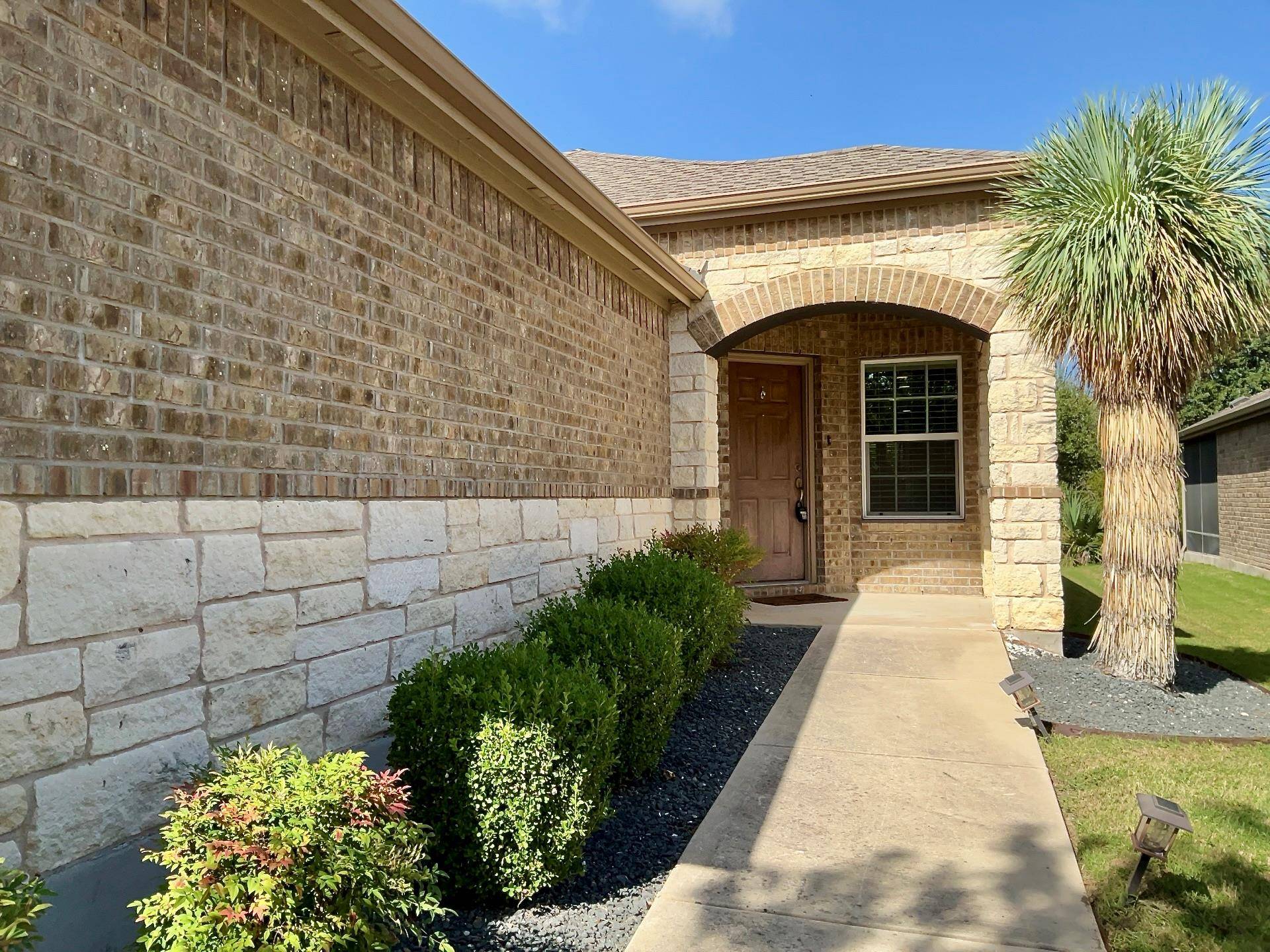 411 Kickapoo Creek LN, Georgetown, TX 78633