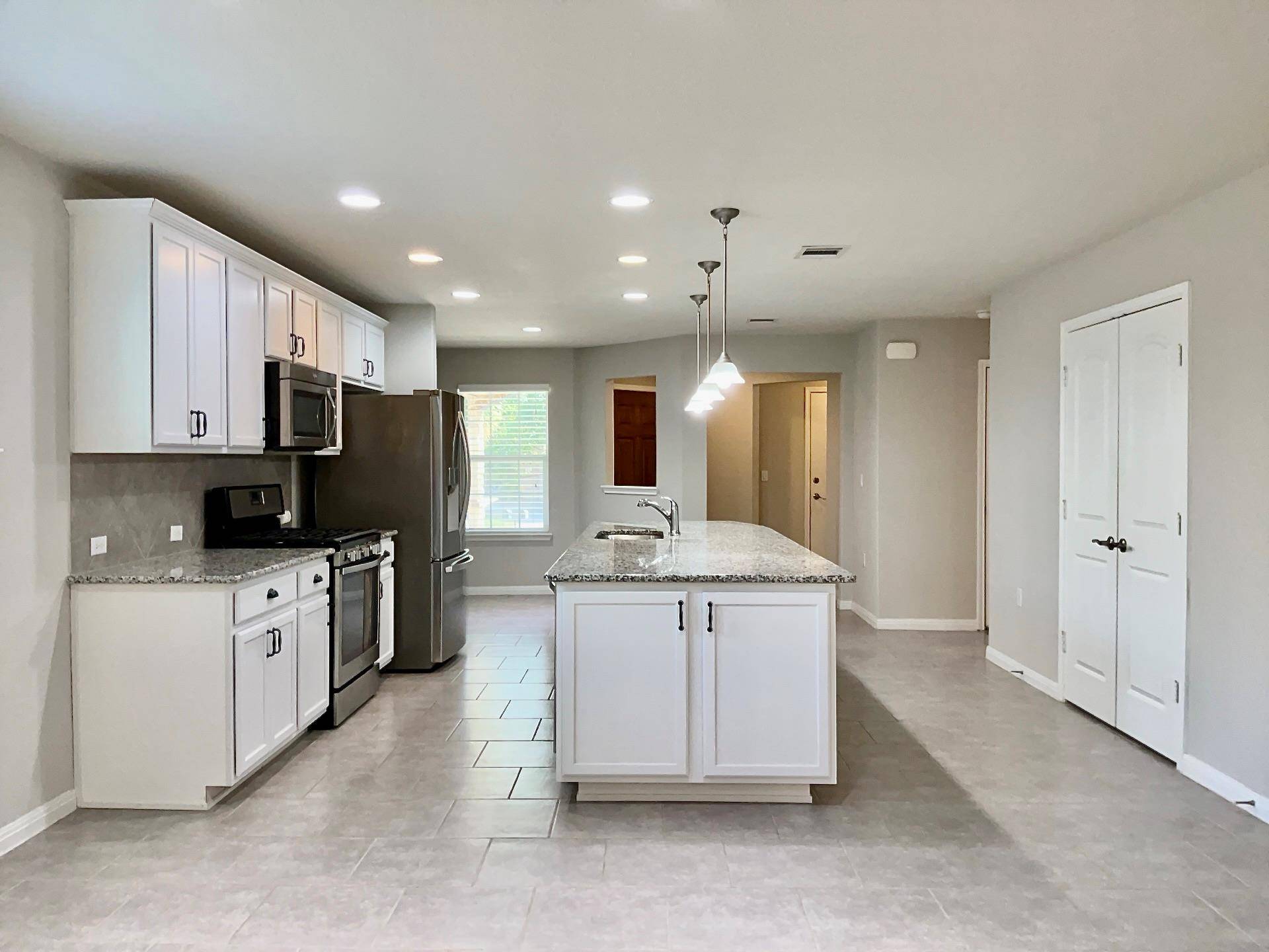 411 Kickapoo Creek LN, Georgetown, TX 78633