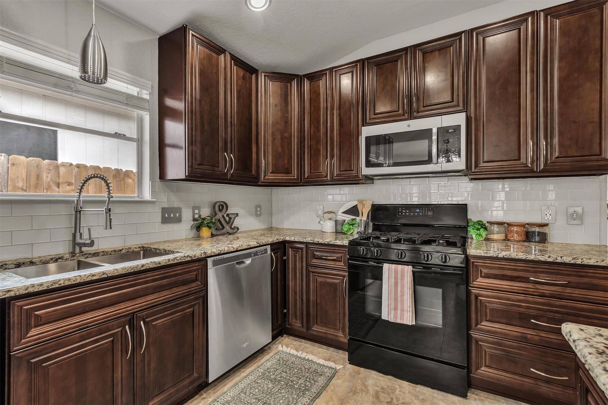 513 Shant ST, Austin, TX 78748