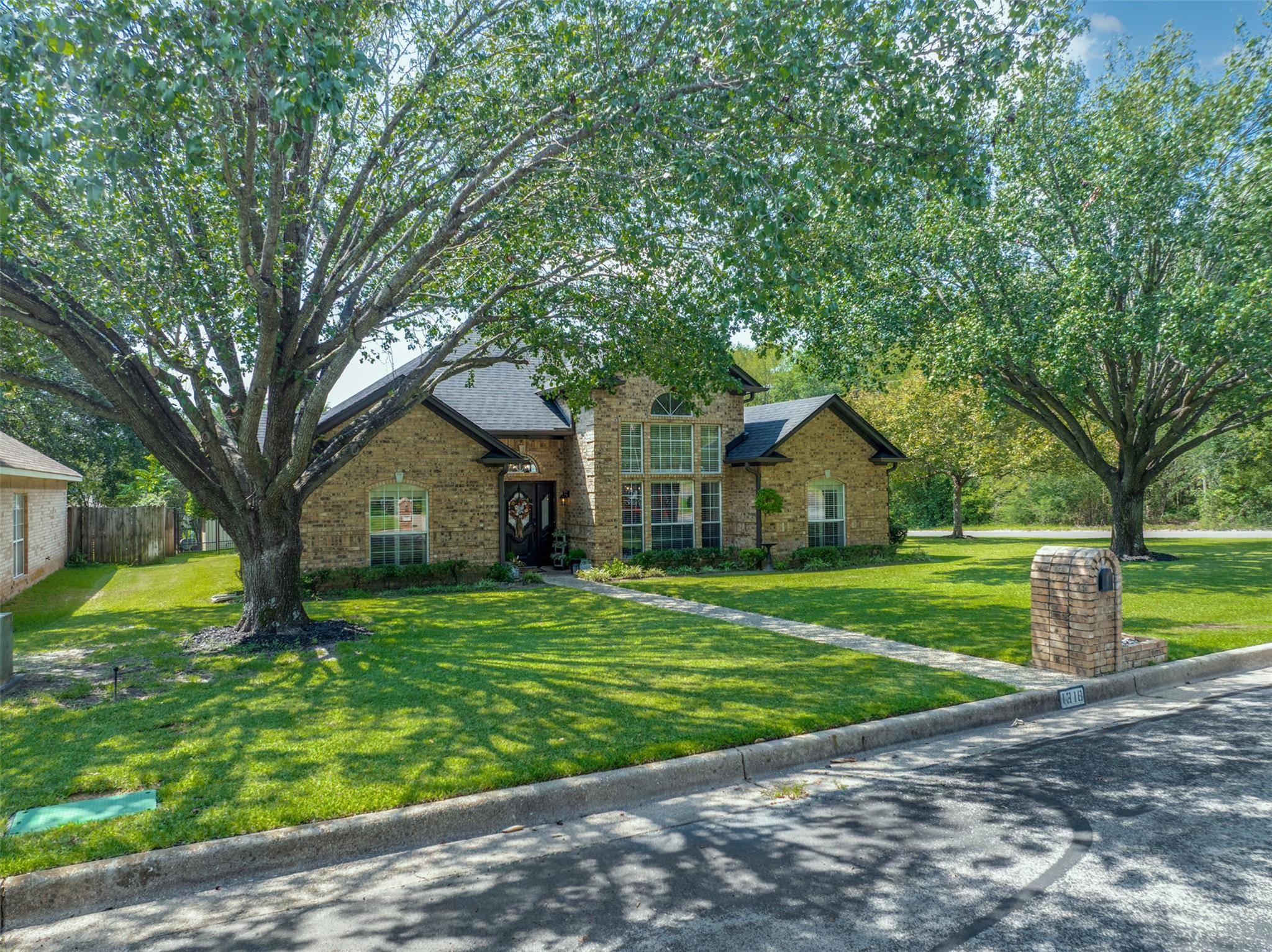 1318 Spring Branch DR, Tyler, TX 75703
