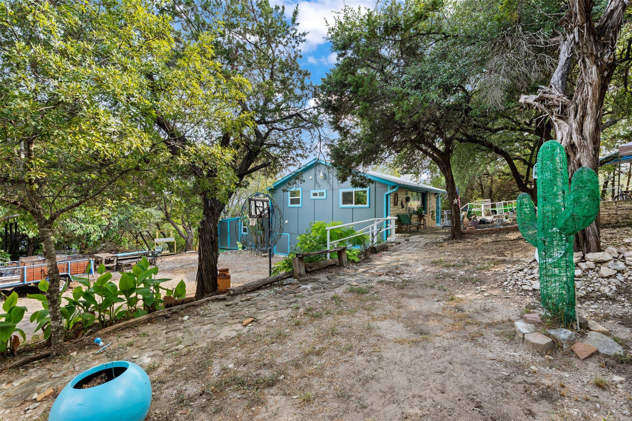 18307 E Lakeview DR, Jonestown, TX 78645