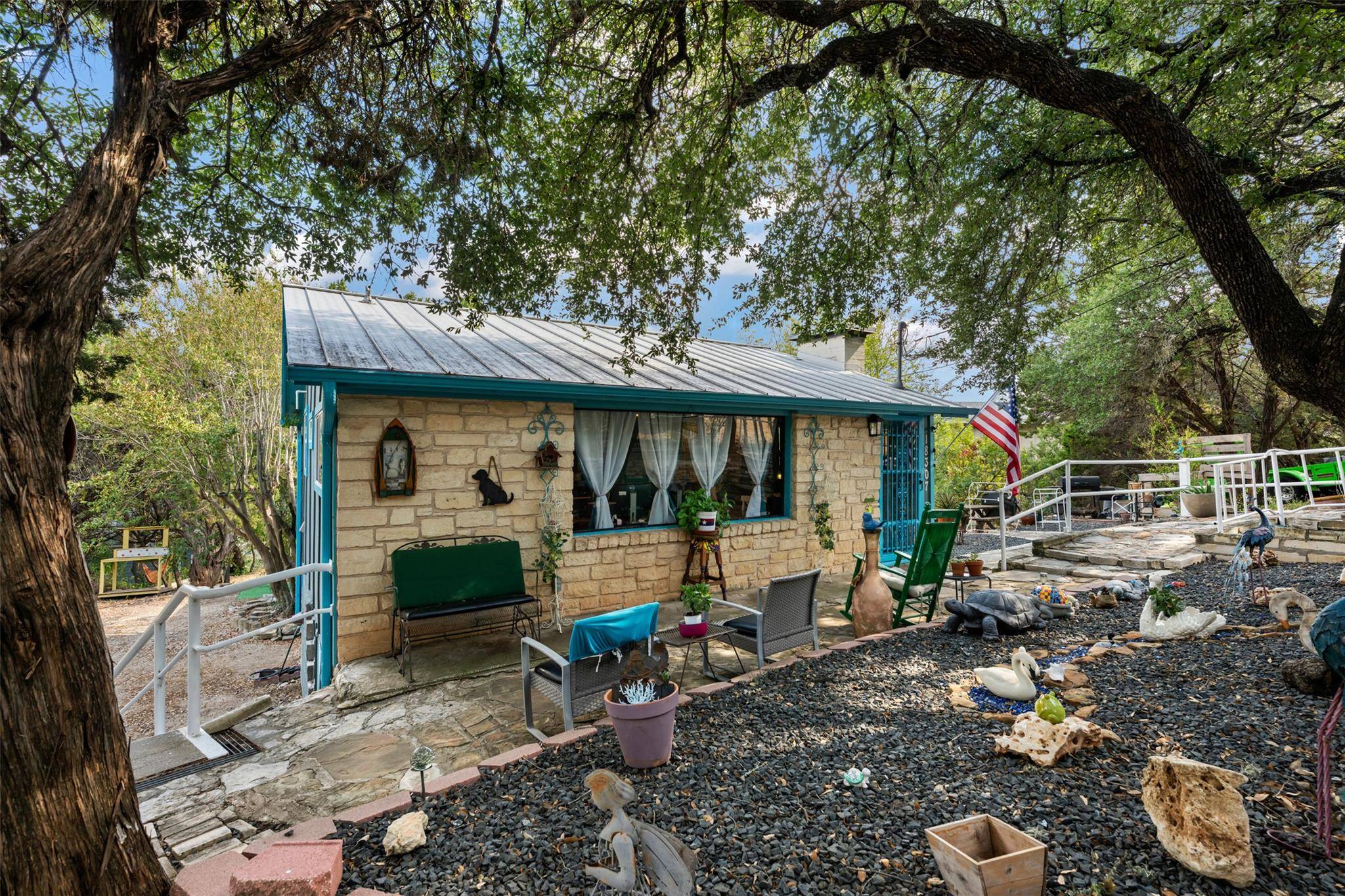 18307 E Lakeview DR, Jonestown, TX 78645