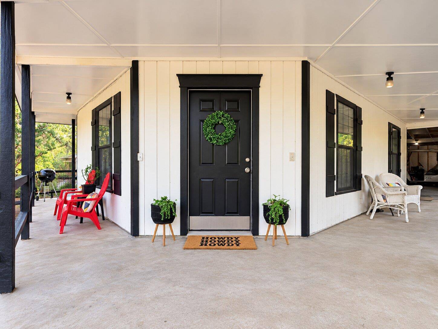 126 Travis LN, Spicewood, TX 78669