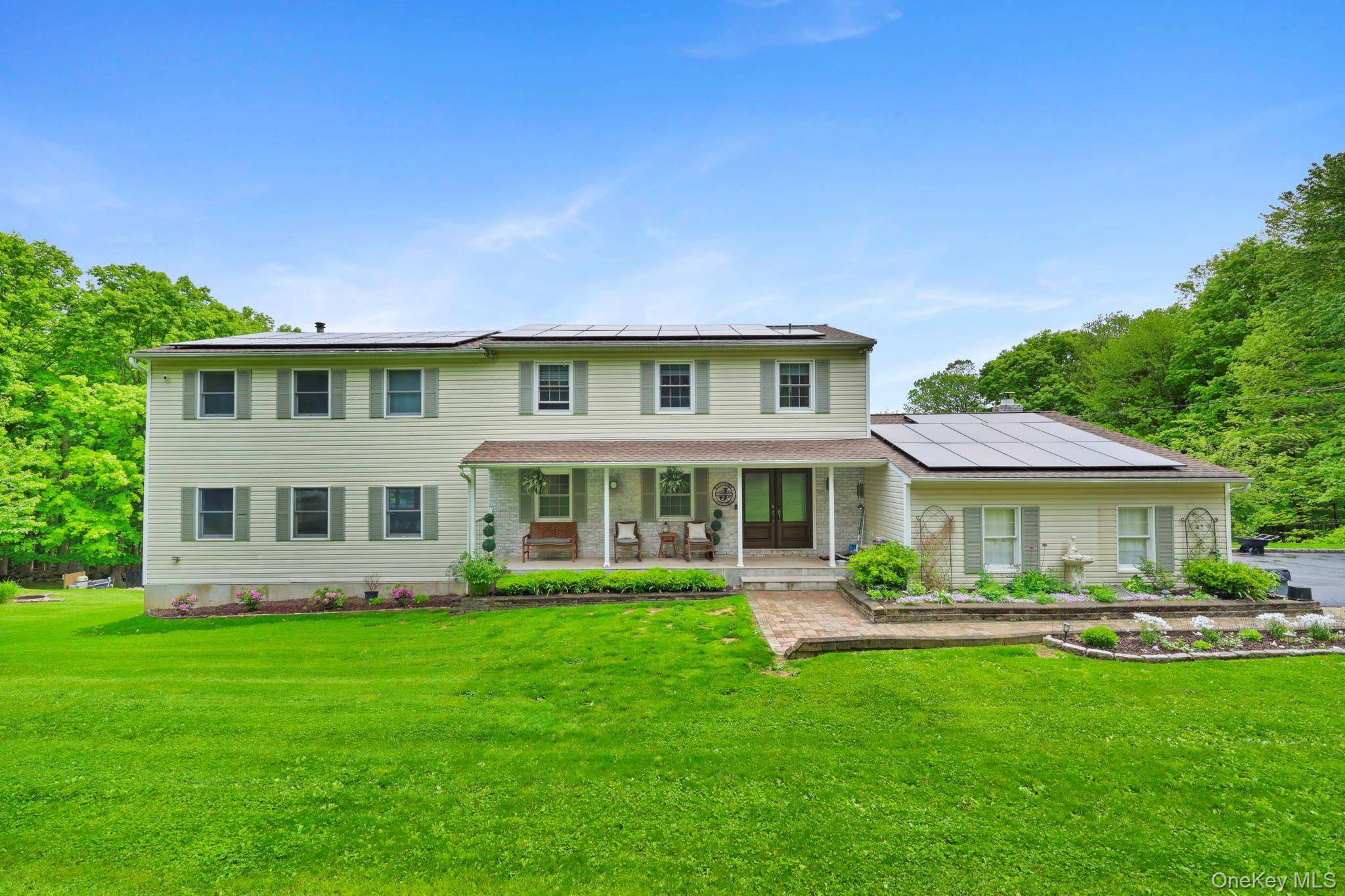 76 Eleanor DR, Mahopac, NY 10541