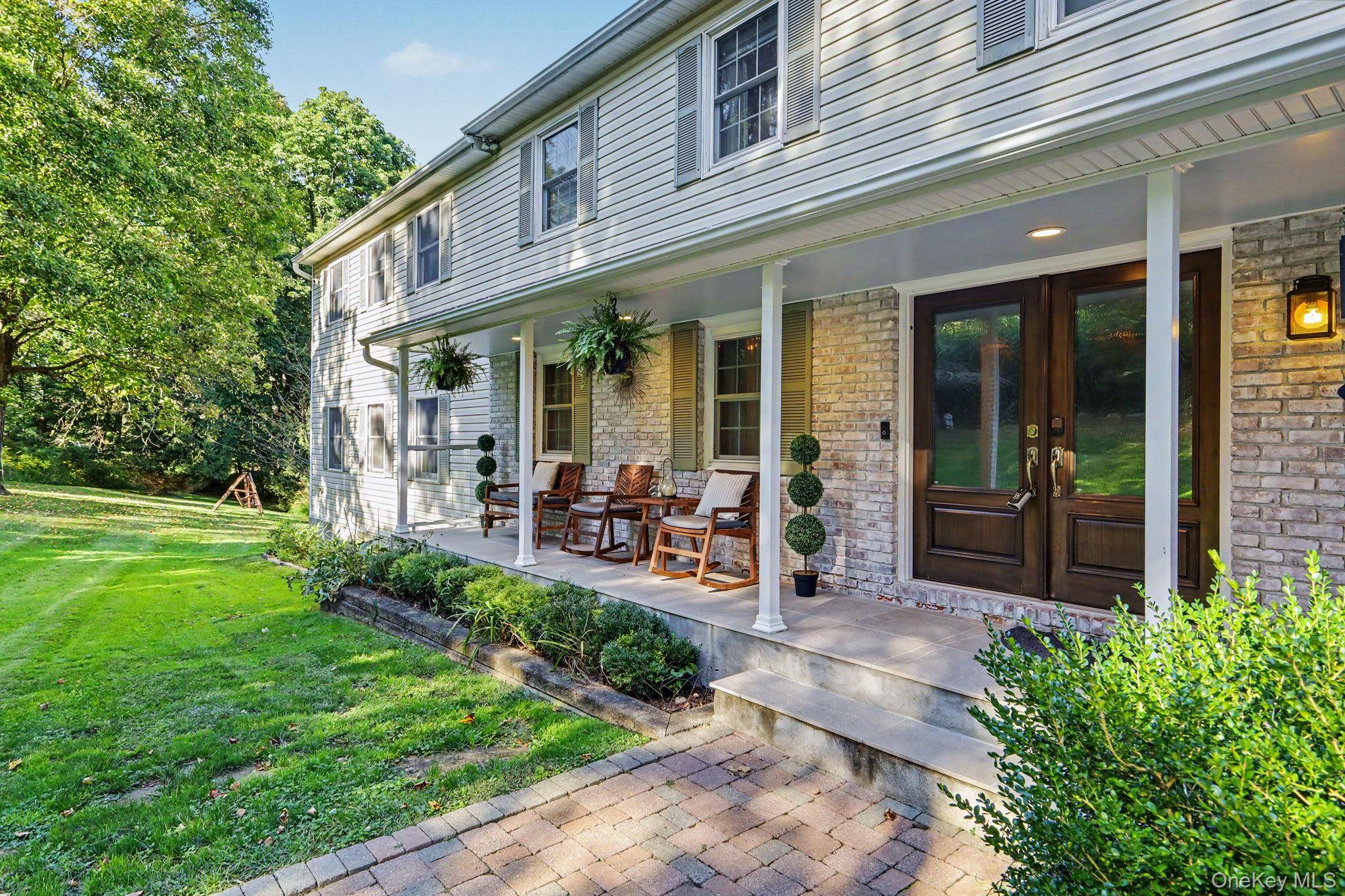 76 Eleanor DR, Mahopac, NY 10541