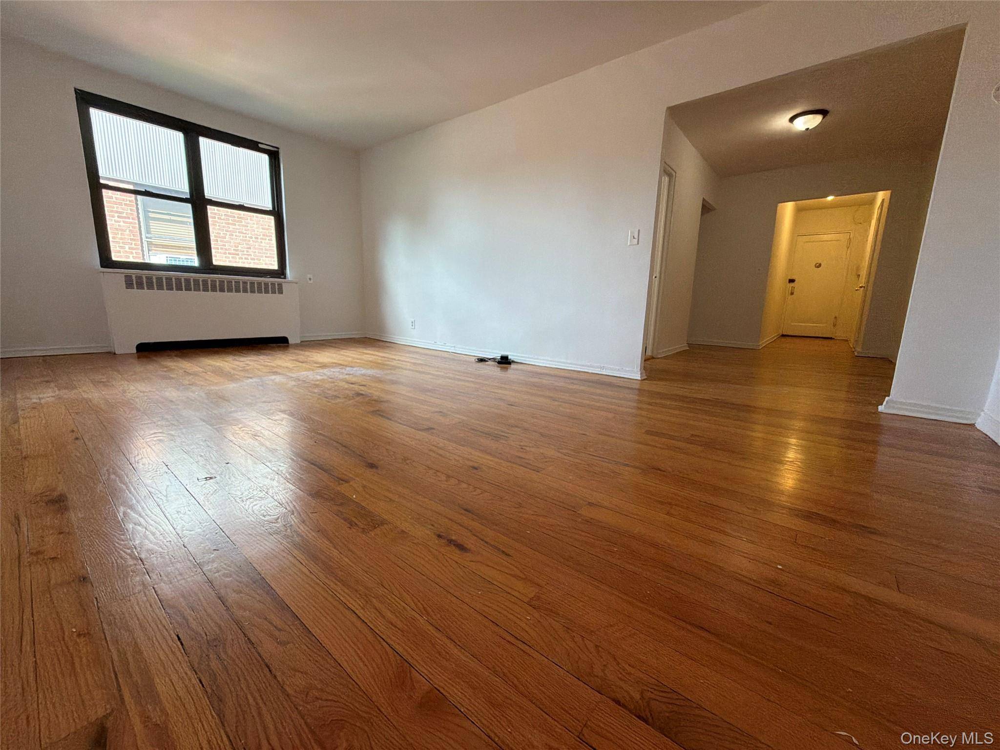 23 Schenck AVE #3Af, Great Neck, NY 11021