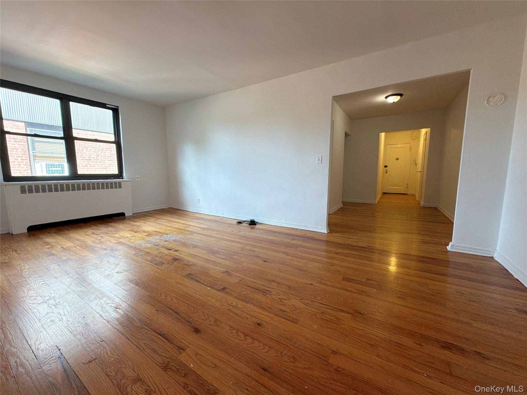 23 Schenck AVE #3Af, Great Neck, NY 11021