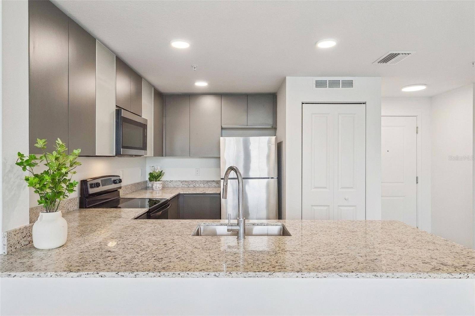 5587 MILLENIA PARK BLVD #203, Orlando, FL 32839