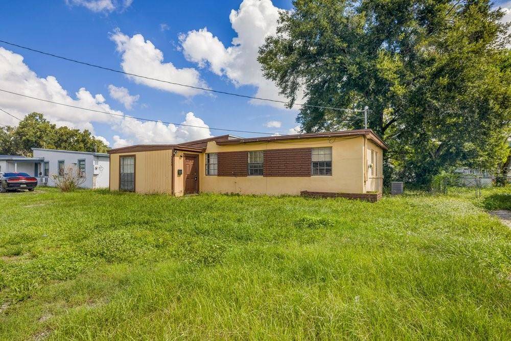 1227 N PINE HILLS RD, Orlando, FL 32808